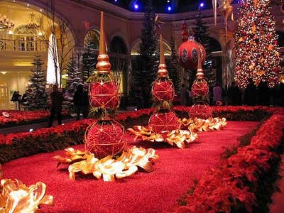 Vegas-christmas-trees-4