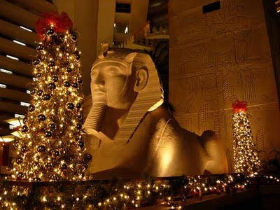 Vegas-christmas-trees-7